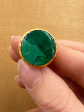 Load image into Gallery viewer, Emerald Collection - 2cm Circle Gold Ring
